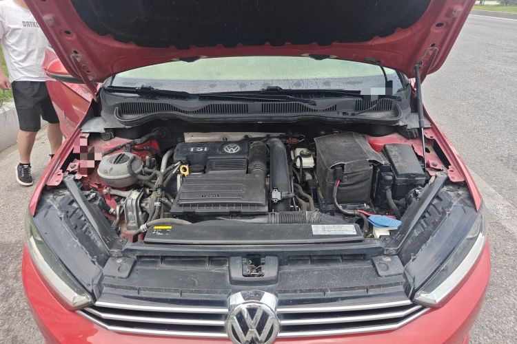 Used Volkswagen Golf Sportsvan 2016 230TSI Automatic Trend Edition Engine Bay