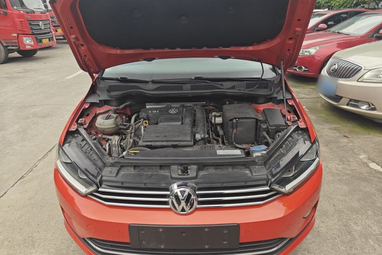 Used Volkswagen Golf Sportsvan 2016 230TSI Automatic Trend Edition Engine Bay
