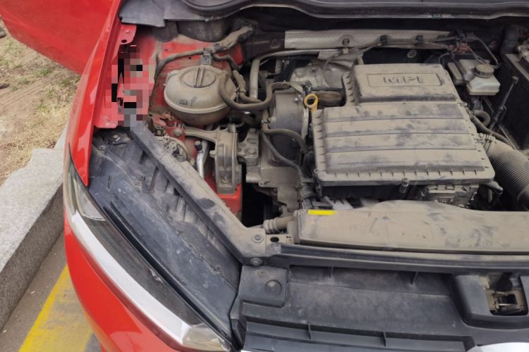Used Volkswagen Golf Sportsvan 2016 1.6L Automatic Comfort Model Engine Bay Right