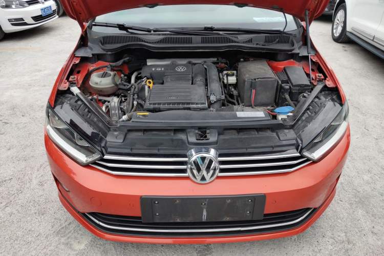Used Volkswagen Golf Sportsvan 2016 230TSI Automatic Trend Edition Engine Bay