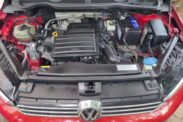 Used Volkswagen Golf Sportsvan 2016 1.6L Automatic Comfort Model Engine Bay