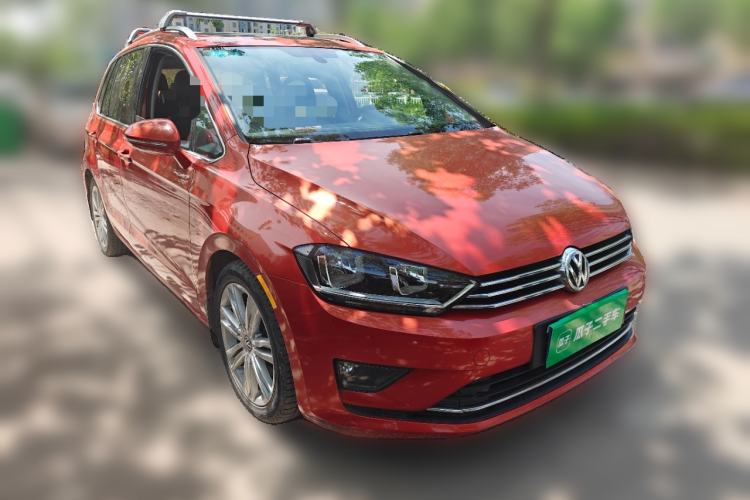 Used Volkswagen Golf Sportsvan 2016 230TSI Automatic Luxury Version Front Right 45 Deg