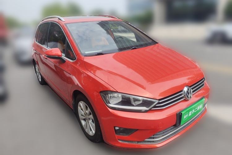 Used Volkswagen Golf Sportsvan 2016 230TSI Automatic Trend Edition Front Right 45 Deg