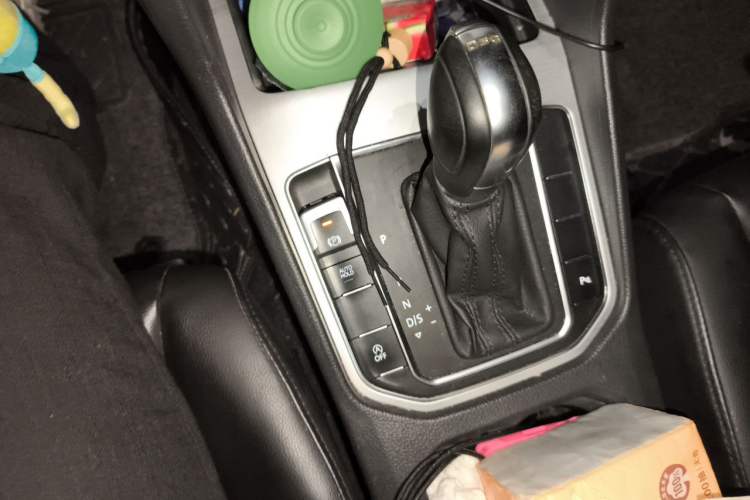 Used Volkswagen Golf Sportsvan 2016 230TSI Automatic Trend Edition Gear Lever