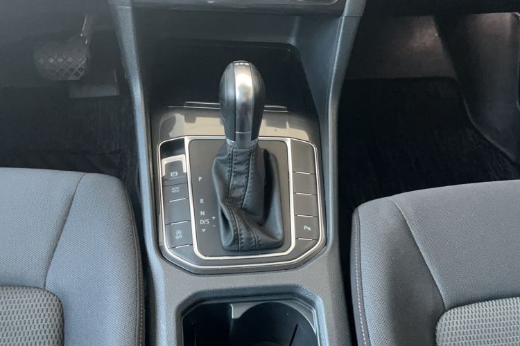 Used Volkswagen Golf Sportsvan 2016 230TSI Automatic Trend Edition Gear Lever