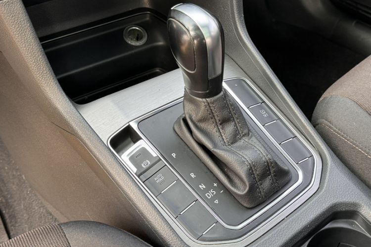 Used Volkswagen Golf Sportsvan 2016 1.6L Automatic Comfort Model Gear Lever