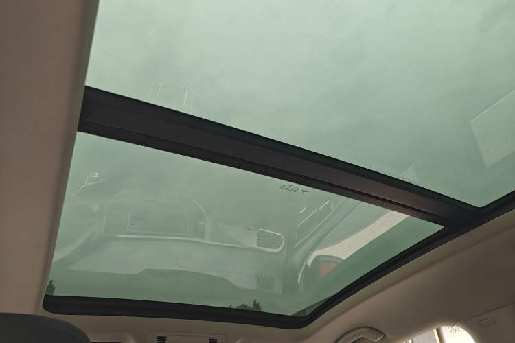 Used Volkswagen Golf Sportsvan 2016 230TSI Automatic Trend Edition Headliner