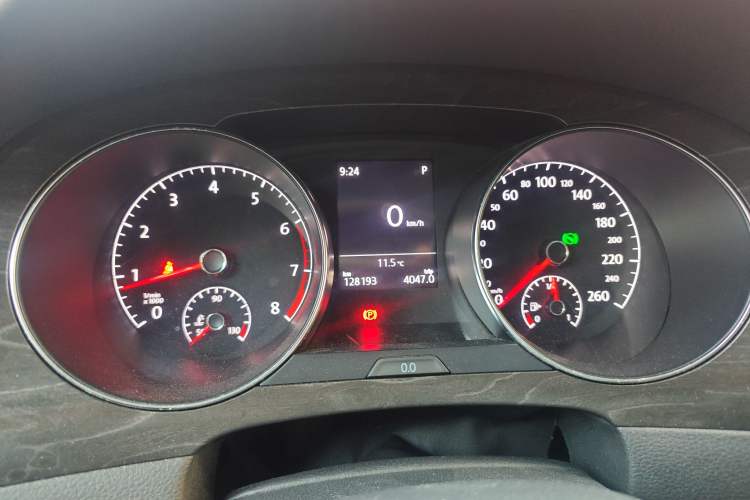 Used Volkswagen Golf Sportsvan 2016 280TSI Automatic Luxury Model Instrument Cluster