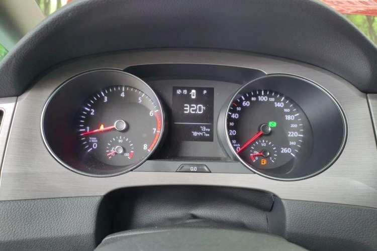Used Volkswagen Golf Sportsvan 2016 1.6L Automatic Comfort Model Instrument Cluster