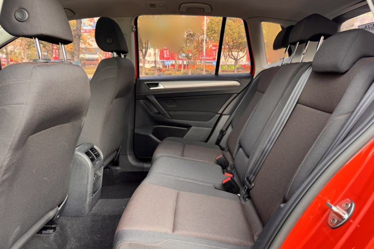Used Volkswagen Golf Sportsvan 2016 1.6L Automatic Comfort Model Interior 1