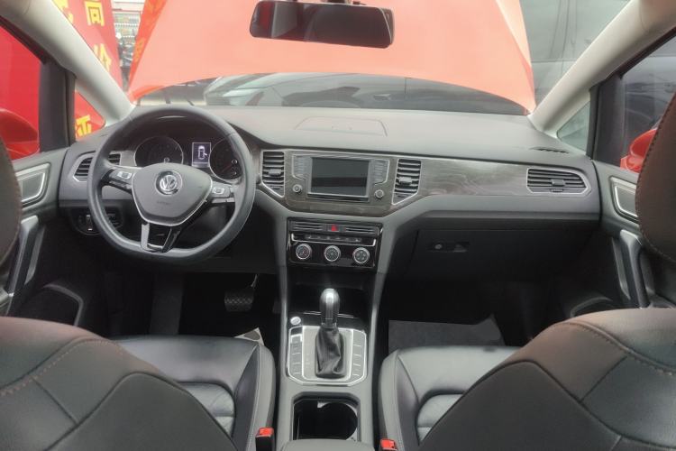 Used Volkswagen Golf Sportsvan 2016 230TSI Automatic Luxury Version Interior 2