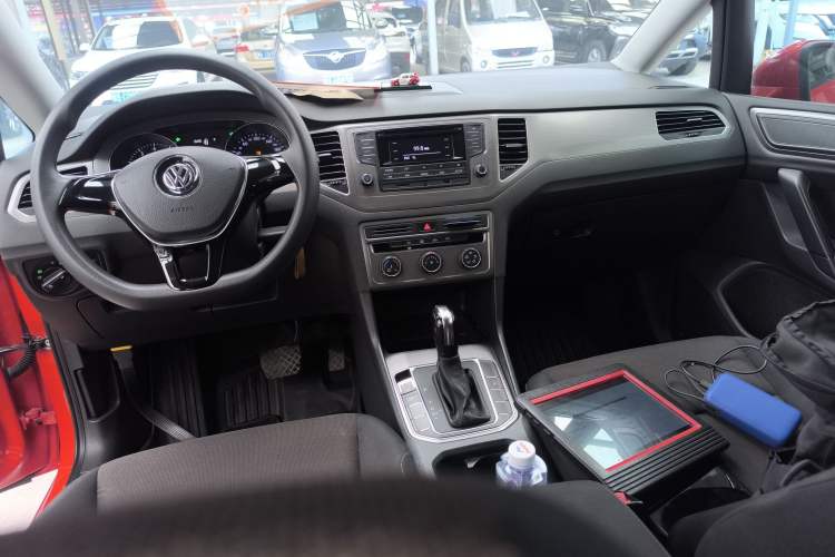 Used Volkswagen Golf Sportsvan 2016 1.6L Automatic Comfort Model Interior 2