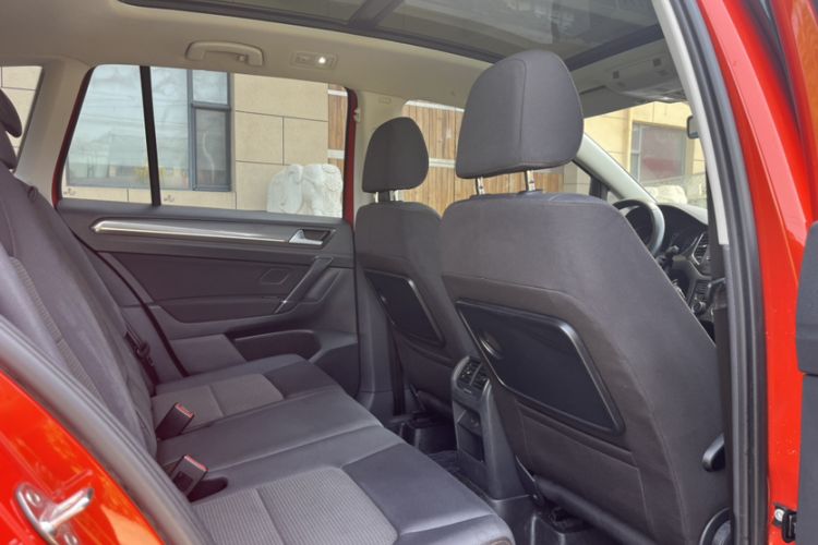Used Volkswagen Golf Sportsvan 2016 230TSI Automatic Trend Edition Interior 3