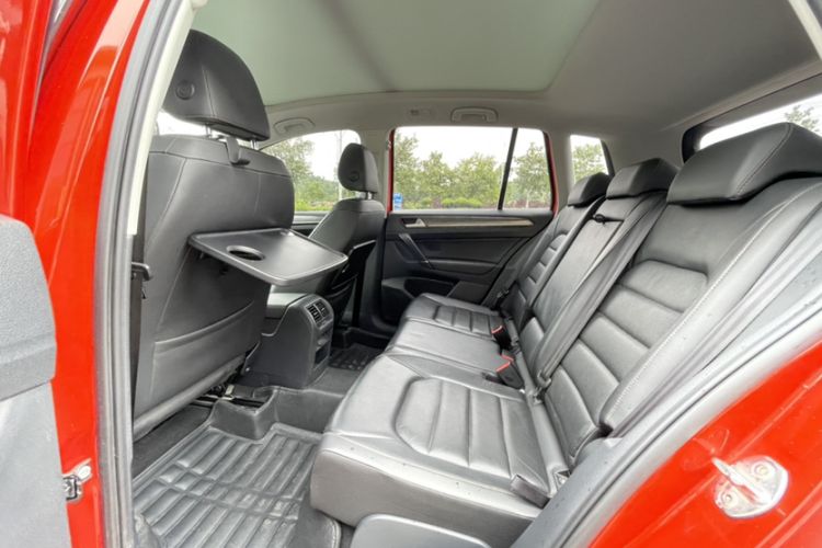 Used Volkswagen Golf Sportsvan 2016 280TSI Automatic Luxury Model Interior 4