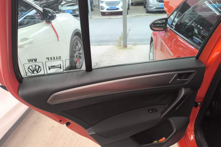 Used Volkswagen Golf Sportsvan 2016 1.6L Automatic Comfort Model Interior 8