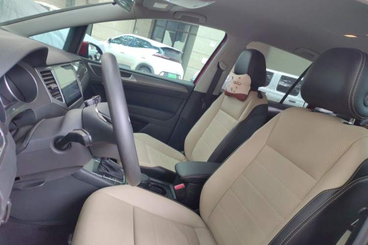 Used Volkswagen Golf Sportsvan 2016 1.6L Automatic Comfort Model Left Front Seat