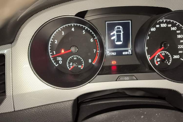 Used Volkswagen Golf Sportsvan 2016 230TSI Automatic Trend Edition Odometer Close Up