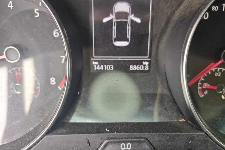 Used Volkswagen Golf Sportsvan 2016 230TSI Automatic Trend Edition Odometer Close Up