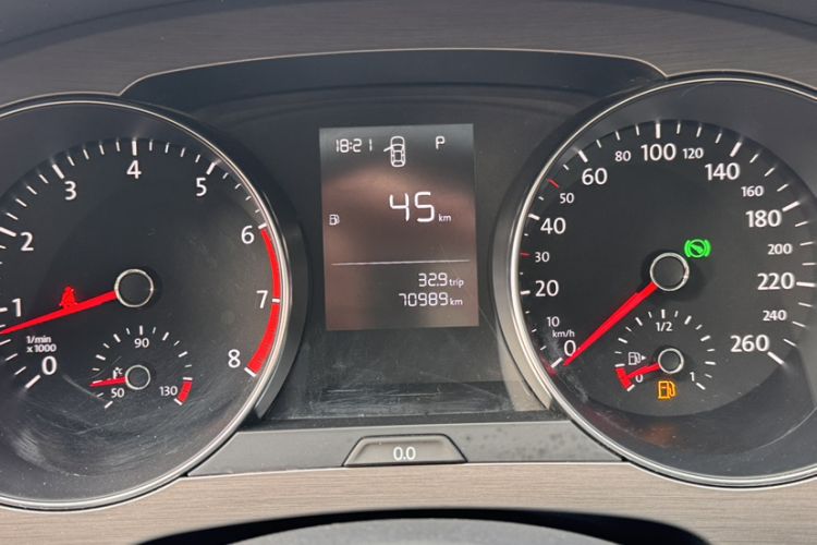 Used Volkswagen Golf Sportsvan 2016 1.6L Automatic Comfort Model Odometer Close Up