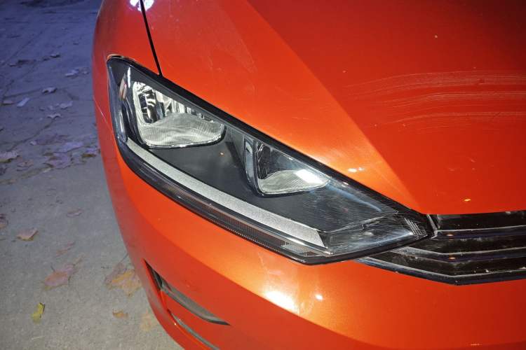 Used Volkswagen Golf Sportsvan 2016 230TSI Automatic Trend Edition Right Front Headlight