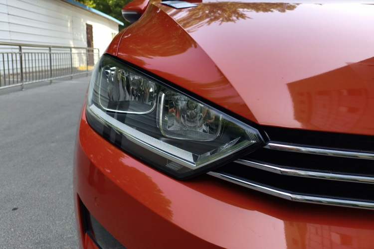 Used Volkswagen Golf Sportsvan 2016 230TSI Automatic Trend Edition Right Front Headlight