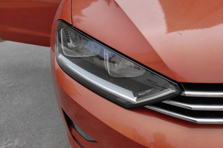 Used Volkswagen Golf Sportsvan 2016 230TSI Automatic Trend Edition Right Front Headlight