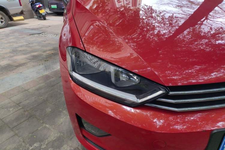 Used Volkswagen Golf Sportsvan 2016 1.6L Automatic Comfort Model Right Front Headlight