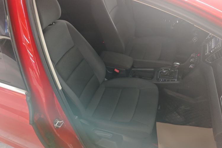 Used Volkswagen Golf Sportsvan 2016 230TSI Automatic Trend Edition Right Front Seat