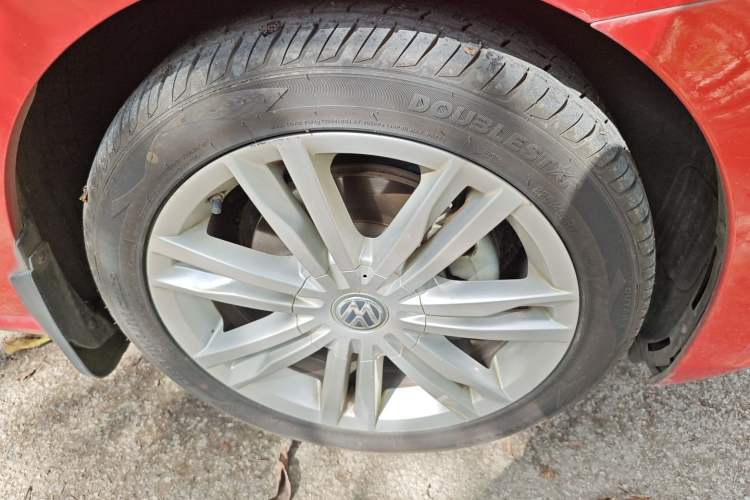 Used Volkswagen Golf Sportsvan 2016 280TSI Automatic Flagship Model Right Front Wheel Hub
