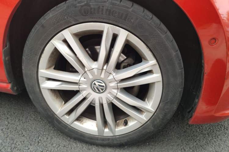 Used Volkswagen Golf Sportsvan 2016 280TSI Automatic Flagship Model Right Front Wheel Hub