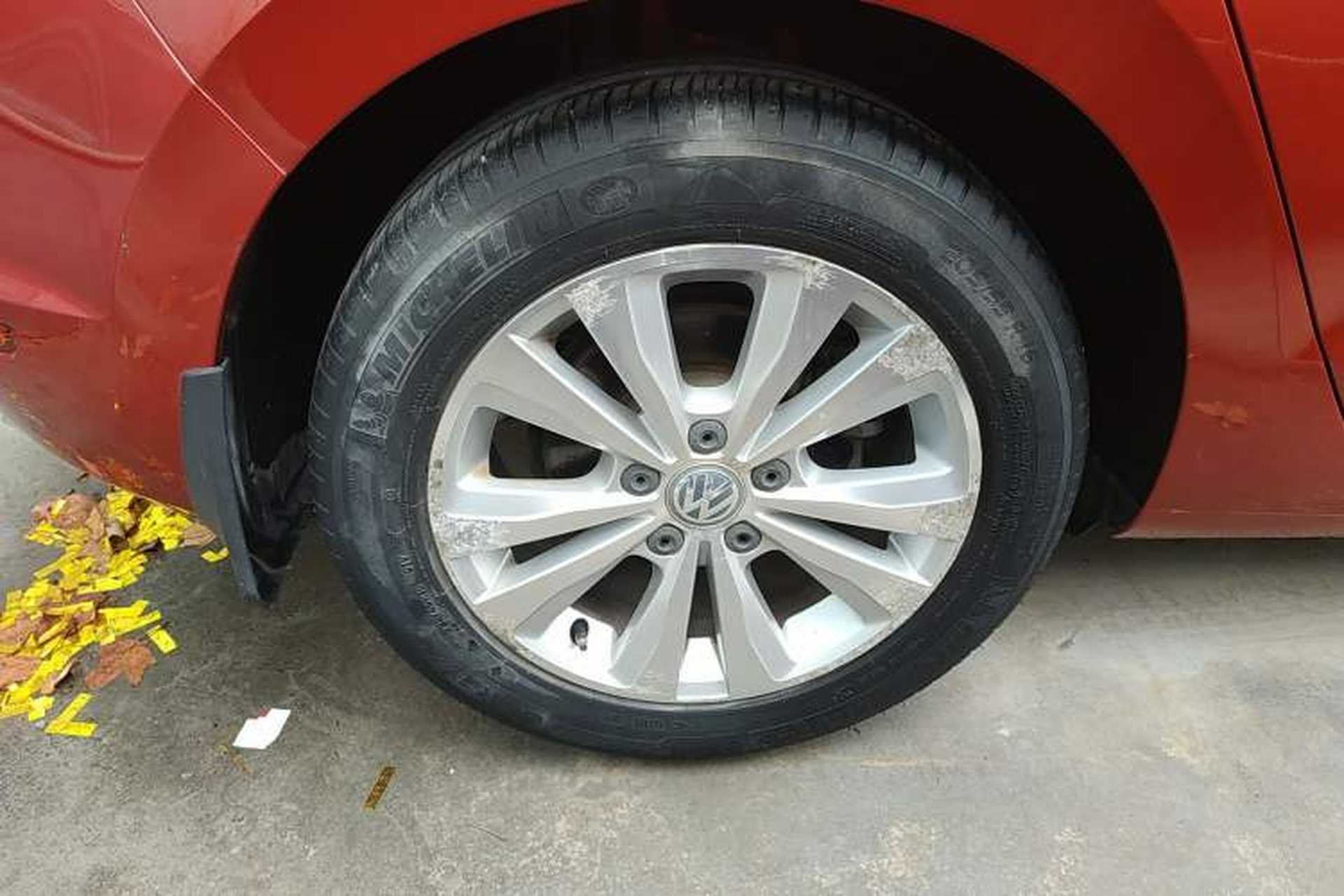 Used Volkswagen Golf Sportsvan 2016 230TSI Automatic Trend Edition Right Rear Wheel Hub