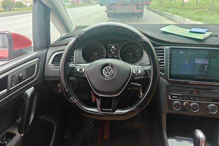 Used Volkswagen Golf Sportsvan 2016 230TSI Automatic Trend Edition Steering Wheel