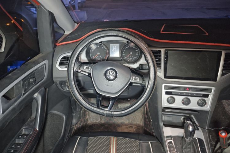 Used Volkswagen Golf Sportsvan 2016 230TSI Automatic Trend Edition Steering Wheel