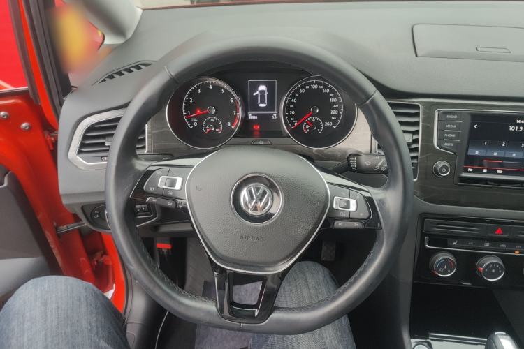 Used Volkswagen Golf Sportsvan 2016 230TSI Automatic Luxury Version Steering Wheel