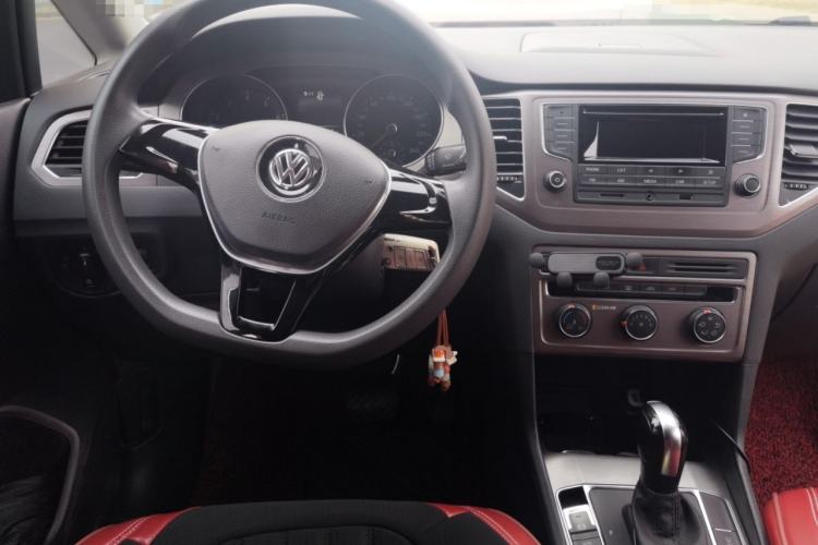 Used Volkswagen Golf Sportsvan 2016 1.6L Automatic Comfort Model Steering Wheel