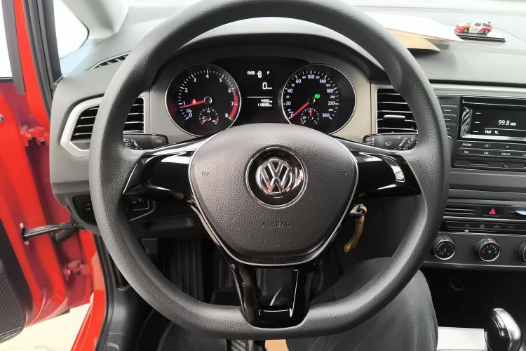 Used Volkswagen Golf Sportsvan 2016 1.6L Automatic Comfort Model Steering Wheel