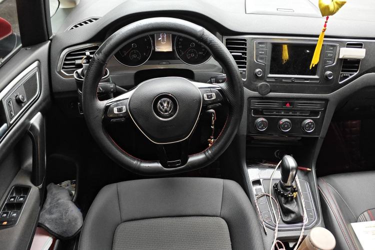 Used Volkswagen Golf Sportsvan 2016 230TSI Automatic Trend Edition Steering Wheel