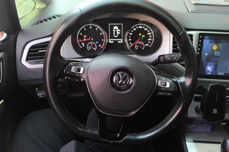 Used Volkswagen Golf Sportsvan 2016 230TSI Automatic Trend Edition Steering Wheel