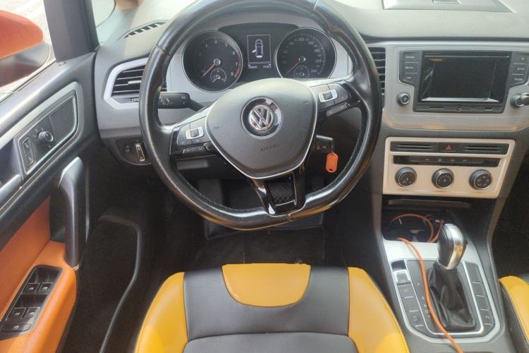 Used Volkswagen Golf Sportsvan 2016 230TSI Automatic Trend Edition Steering Wheel