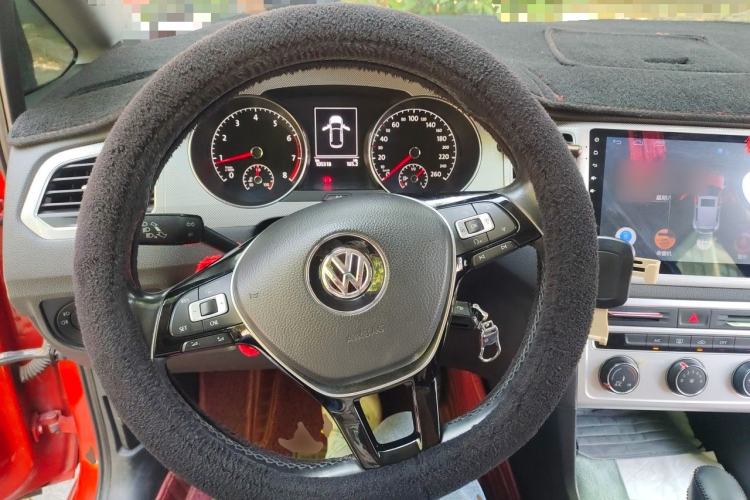 Used Volkswagen Golf Sportsvan 2016 230TSI Automatic Trend Edition Steering Wheel