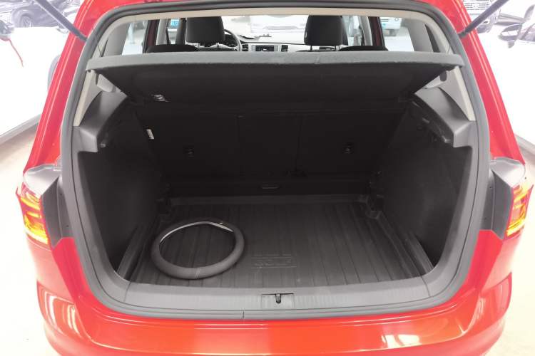 Used Volkswagen Golf Sportsvan 2016 1.6L Automatic Comfort Model Trunk