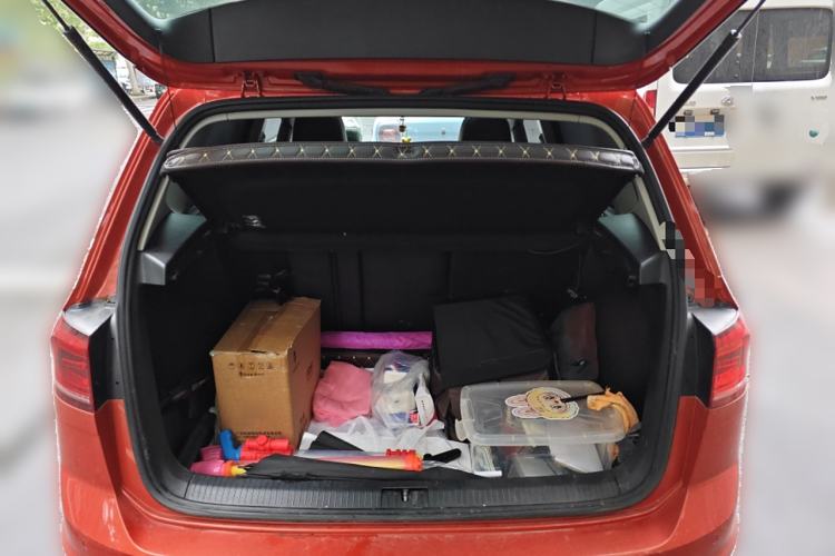 Used Volkswagen Golf Sportsvan 2016 230TSI Automatic Trend Edition Trunk