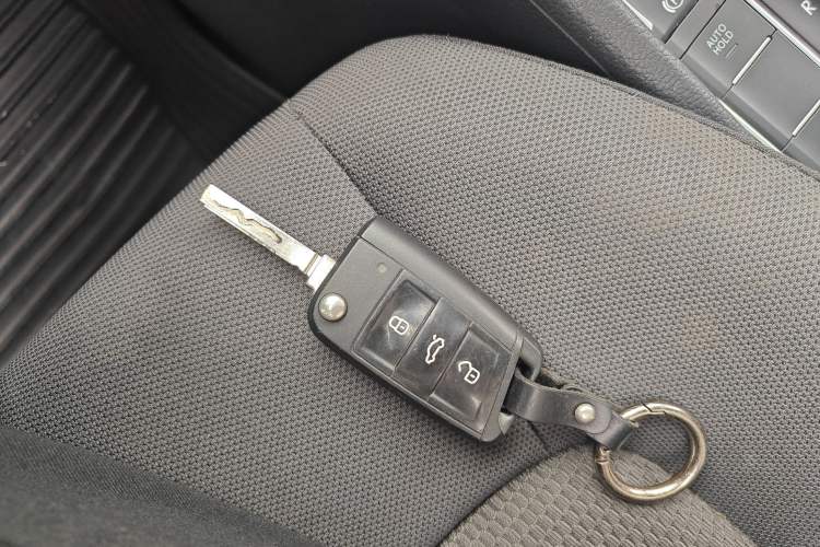 Used Volkswagen Golf Sportsvan 2016 230TSI Automatic Trend Edition Vehicle Key