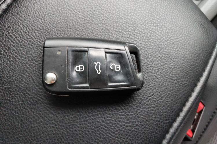 Used Volkswagen Golf Sportsvan 2016 230TSI Automatic Trend Edition Vehicle Key