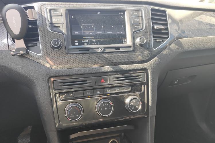 Used Volkswagen Golf Sportsvan 2016 230TSI Manual Entry-Level Trim Audio And AC Panel