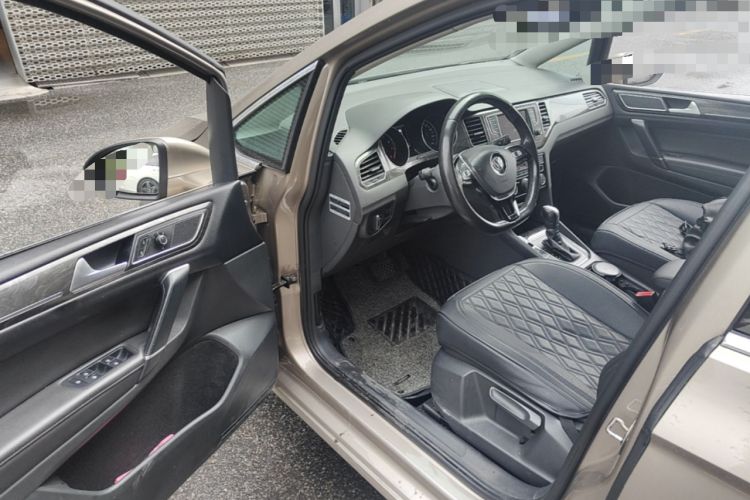 Used Volkswagen Golf Sportsvan 2016 230TSI Automatic Luxury Version Driver Seat