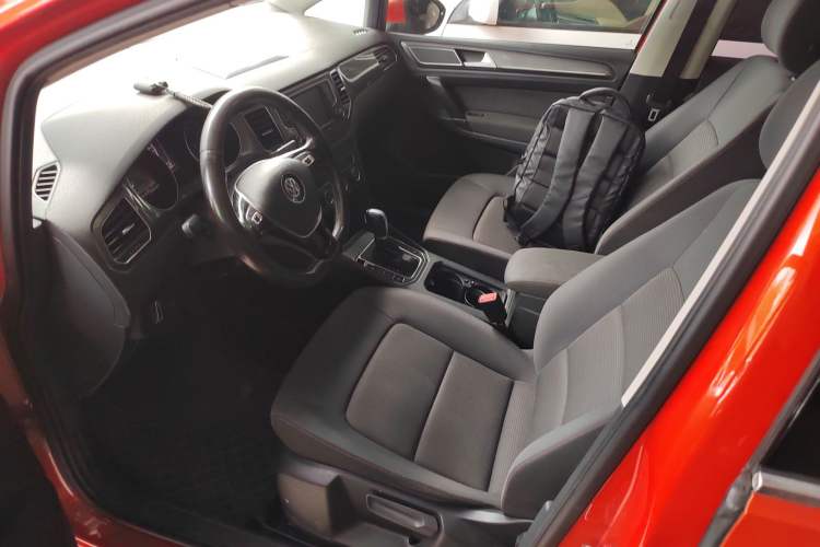 Used Volkswagen Golf Sportsvan 2016 230TSI Automatic Trend Edition Driver Seat