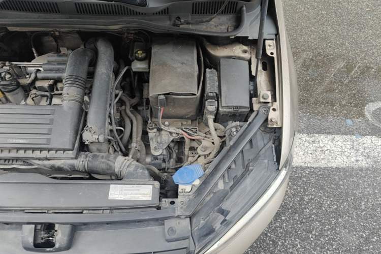 Used Volkswagen Golf Sportsvan 2016 230TSI Automatic Luxury Version Engine Bay Left