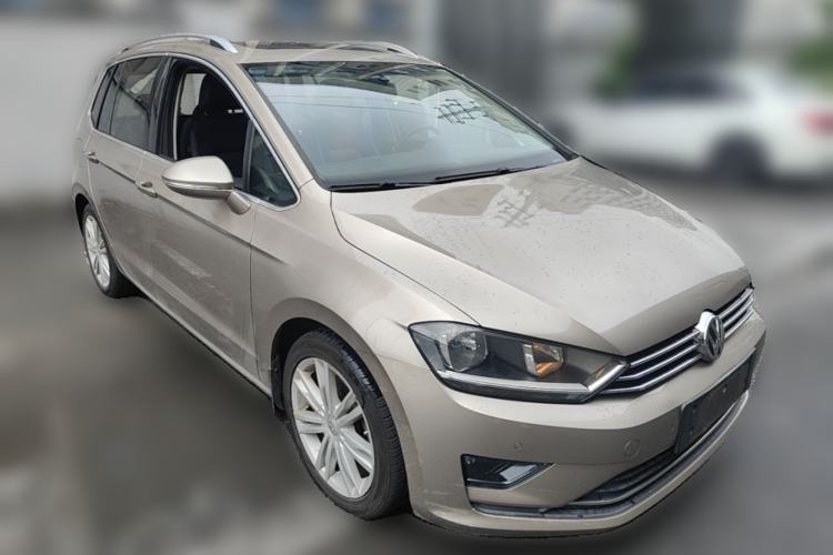 Used Volkswagen Golf Sportsvan 2016 230TSI Automatic Luxury Version Front Right 45 Deg