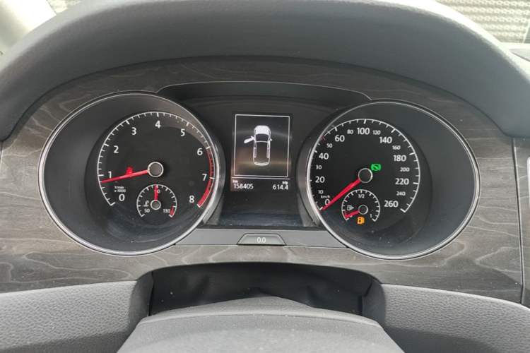 Used Volkswagen Golf Sportsvan 2016 230TSI Automatic Luxury Version Instrument Cluster